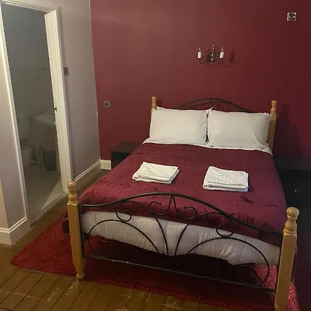 The Ship 호텔 레드카